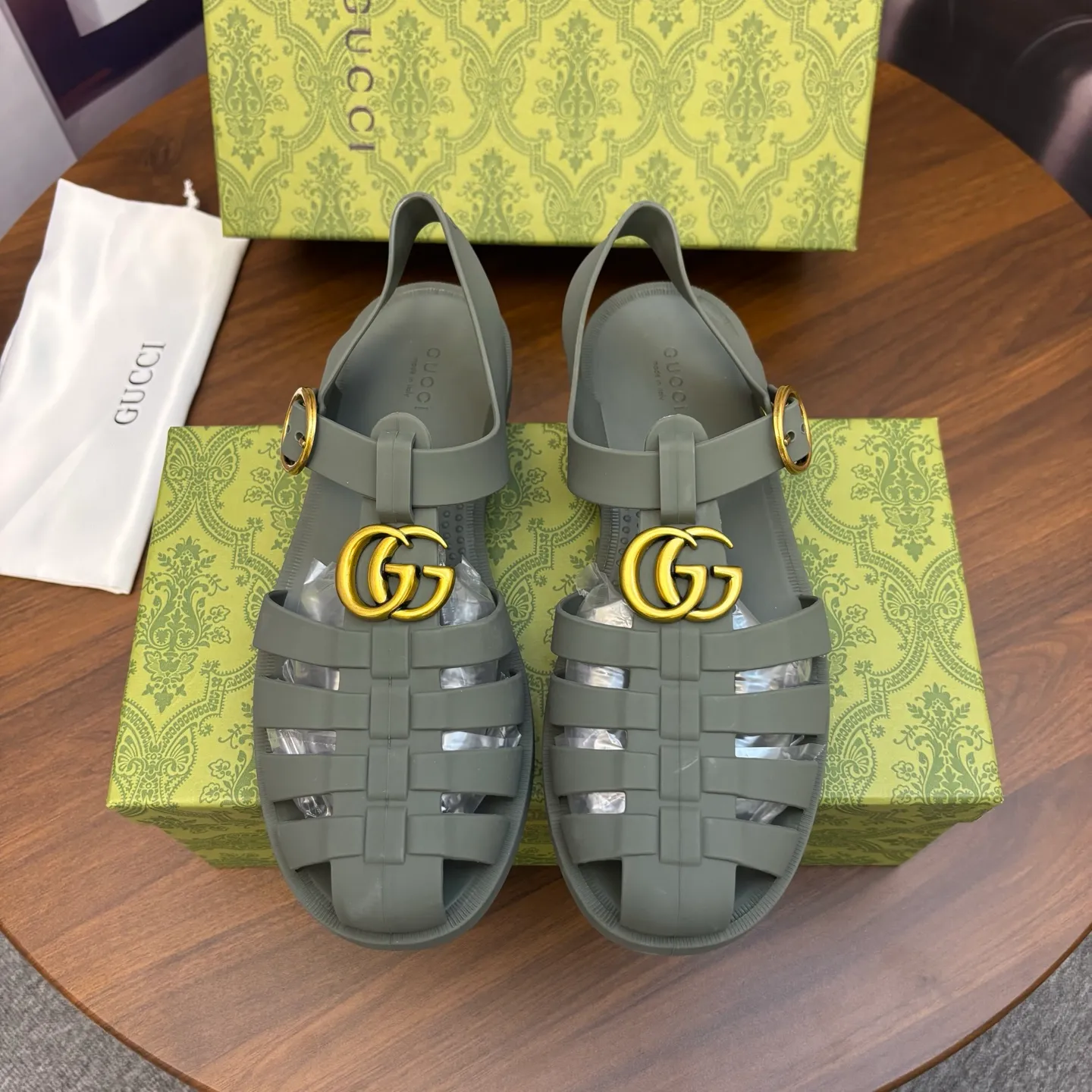 Men's shoes 260💰 [Gucci] Counter quality, top-quality original goods, real photos! Original TPU material, fine workmanship, comfortable; genuine 1:1 replica Size: 36 ~ 46